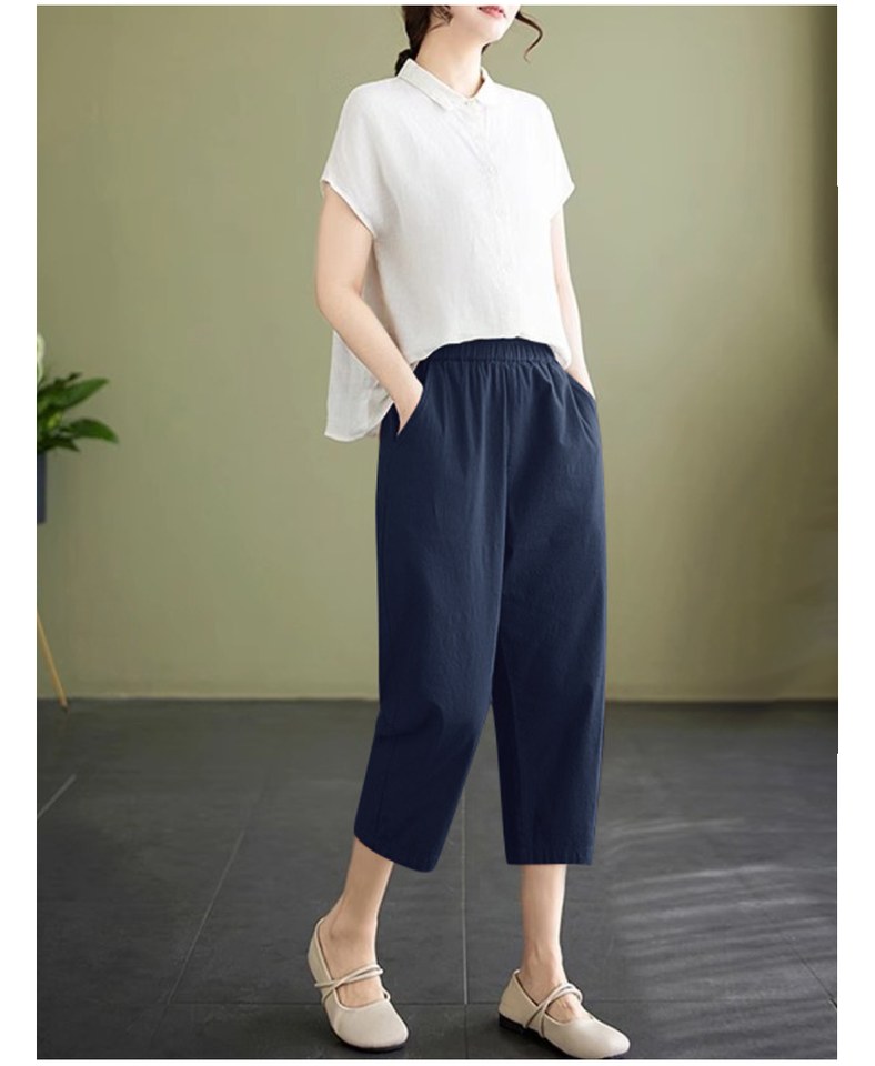 화이트·베이지 톤 와이드팬츠와 셔츠 전신 코디 사진