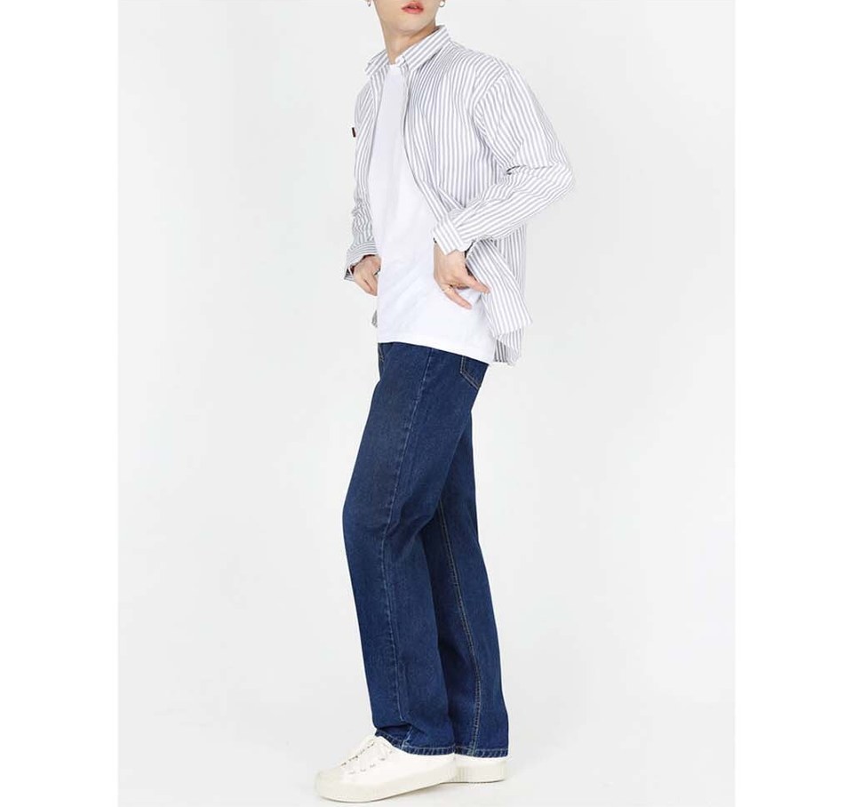 베이지·그레이 톤 와이드 청바지와 재킷 전신 코디 사진