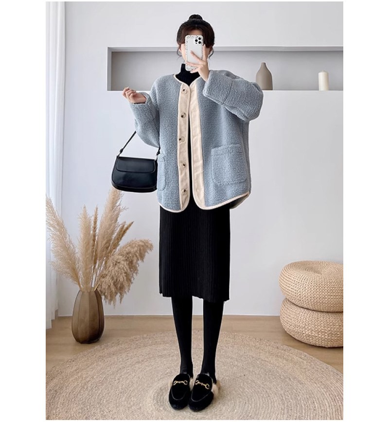 그레이·아이보리 톤 패딩 전신 코디 사진