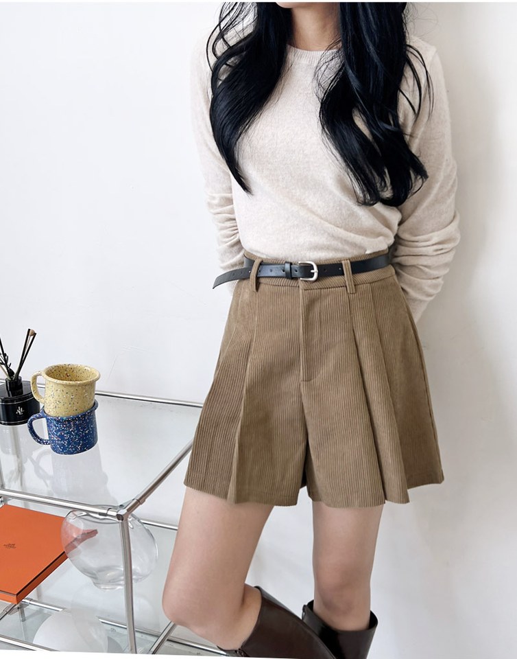 그레이·브라운 톤 가디건과 니트 전신 코디 사진
