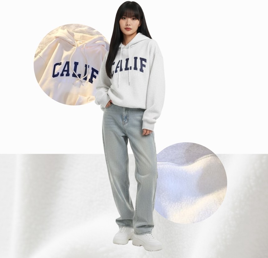 그레이·베이지 톤 후드티와 청바지 전신 코디 사진