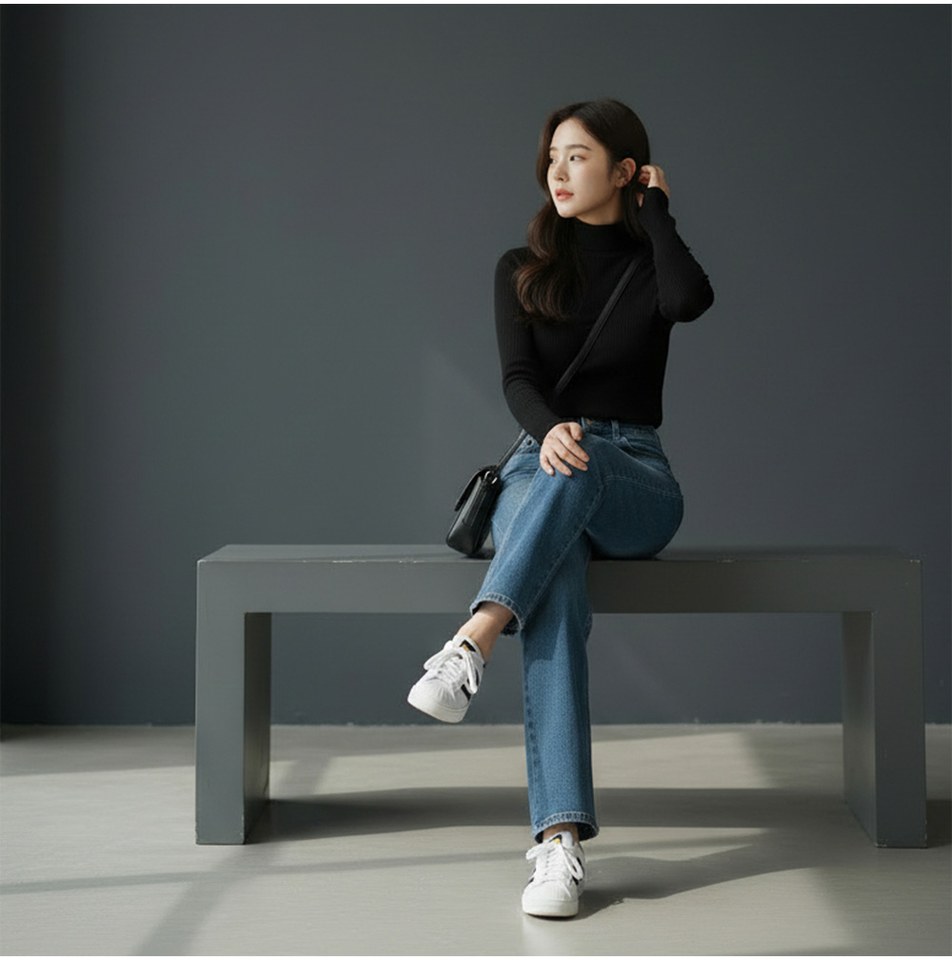 블랙·그레이 톤 셔츠와 청바지 전신 코디 사진