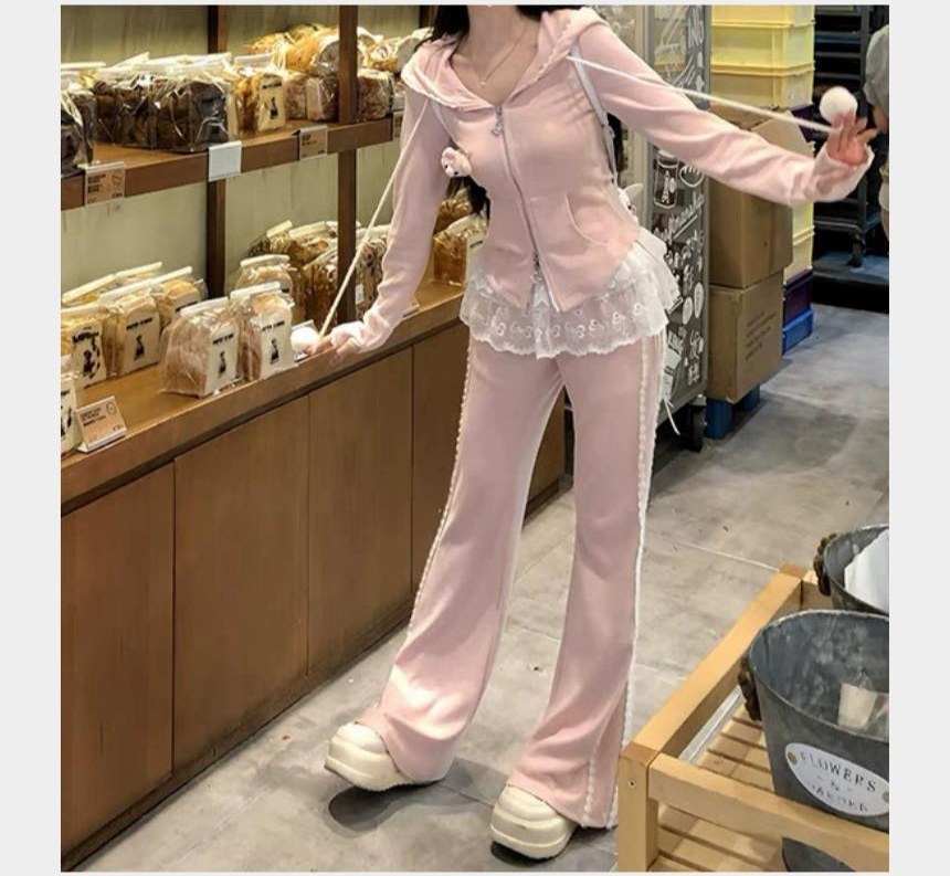 베이지·브라운 톤 스커트와 재킷 전신 코디 사진