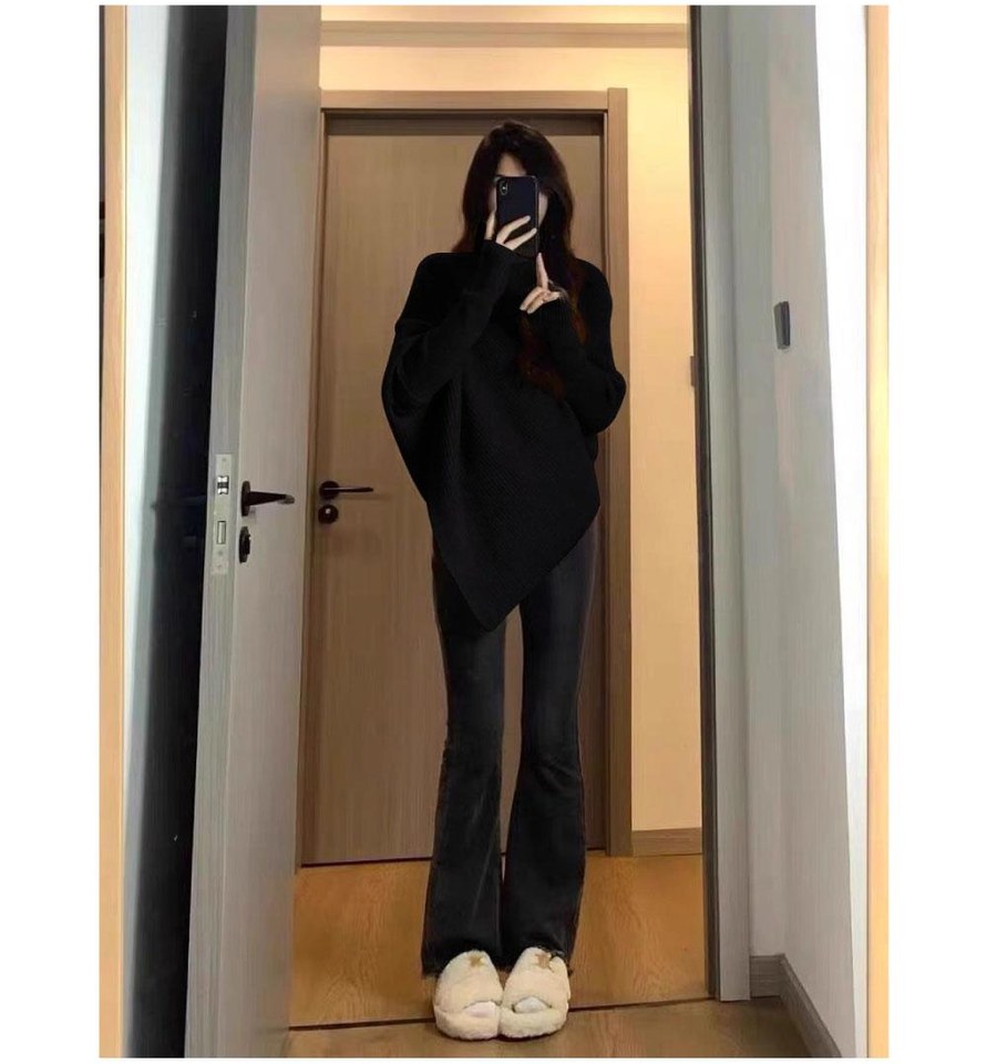 블랙·베이지 톤 와이드팬츠와 니트 전신 코디 사진
