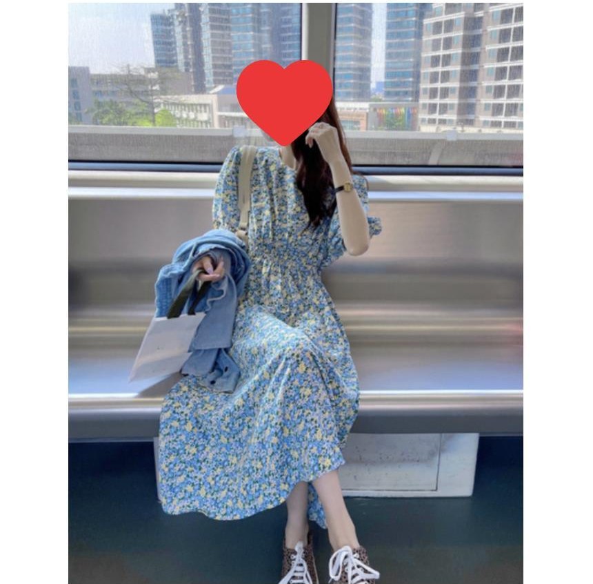 차콜·네이비 톤 원피스와 재킷 전신 코디 사진