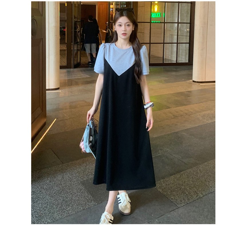 블랙·베이지 톤 롱원피스 전신 코디 사진