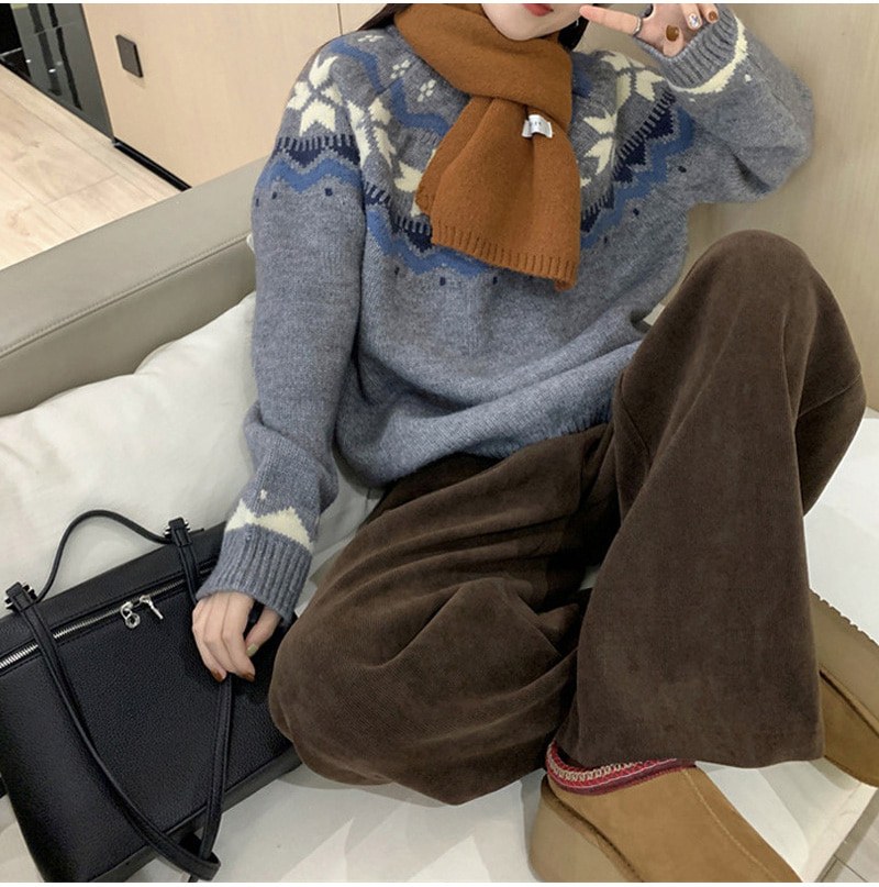 블랙·차콜 톤 니트와 와이드팬츠 전신 코디 사진