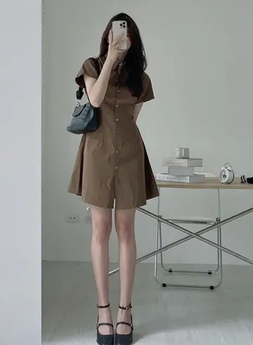 브라운 미니원피스 전신 코디 사진