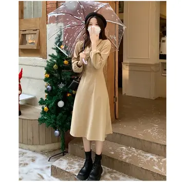 카멜·베이지 톤 트위드 원피스 전신 코디 사진