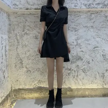 블랙 원피스 전신 코디 사진