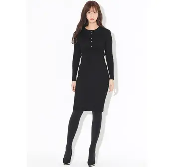 블랙·차콜 톤 레깅스 전신 코디 사진