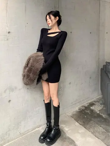 블랙 원피스 전신 코디 사진