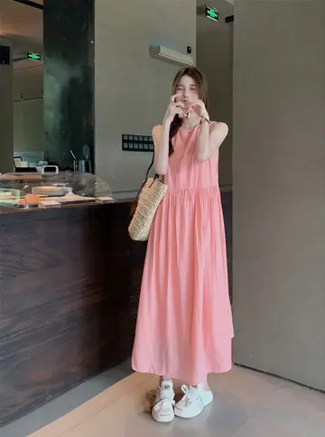 핑크 오버핏 롱원피스 전신 코디 사진