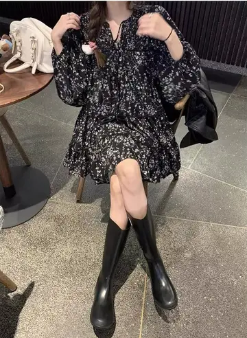 플라워 원피스 전신 코디 사진