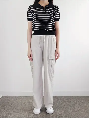 와이드팬츠와 스트라이프 카라티 전신 코디 사진