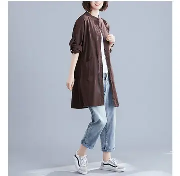 블랙·차콜 톤 린넨 셔츠와 코트 전신 코디 사진