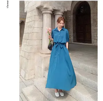 차콜·카키 톤 롱원피스 전신 코디 사진