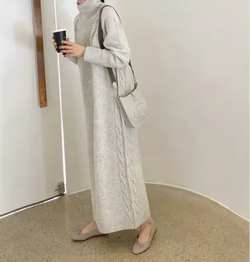 그레이 롱원피스 전신 코디 사진