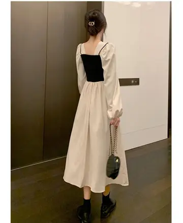차콜·브라운 톤 롱원피스 전신 코디 사진