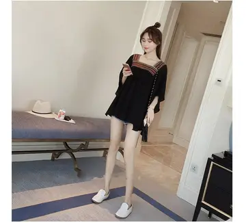 블랙·화이트 톤 롱원피스 전신 코디 사진
