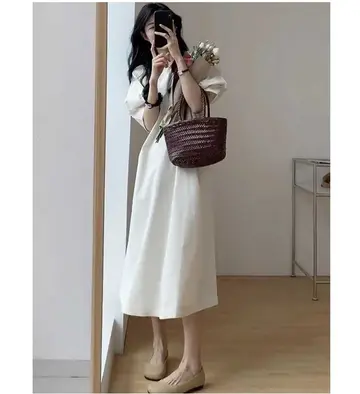 블랙·차콜 톤 롱원피스 전신 코디 사진