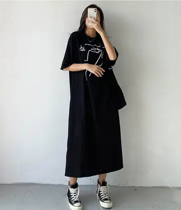 블랙 원피스 전신 코디 사진