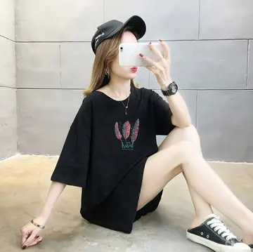 블랙 오버핏 반팔티 전신 코디 사진