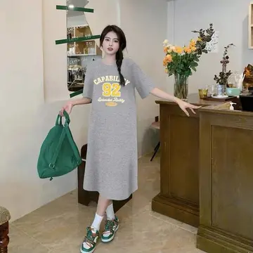 그레이 원피스 전신 코디 사진
