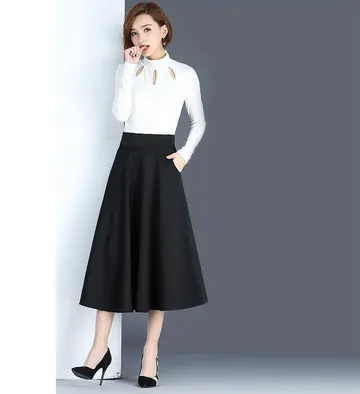 블랙 스커트와 화이트 블라우스 전신 코디 사진