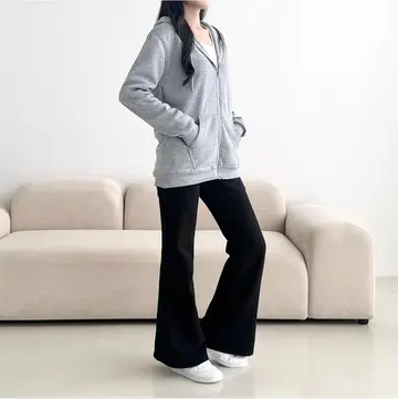 그레이 오버핏 후드집업과 후드티 전신 코디 사진