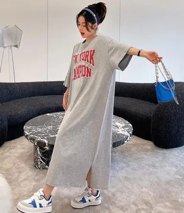 그레이 원피스 전신 코디 사진
