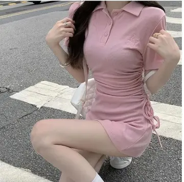 핑크·그레이 톤 원피스 전신 코디 사진