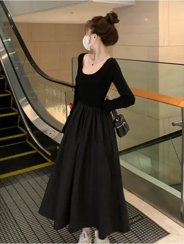 블랙 원피스 전신 코디 사진