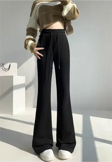 블랙 오버핏 와이드팬츠와 니트 전신 코디 사진