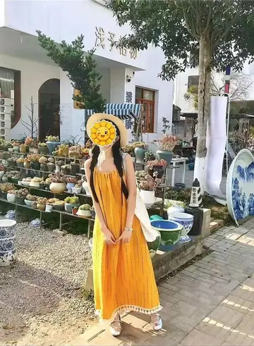 옐로우 롱원피스 전신 코디 사진