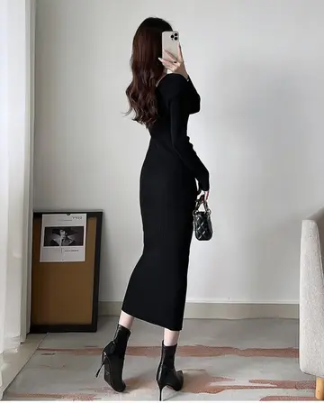 블랙·차콜 톤 원피스 전신 코디 사진