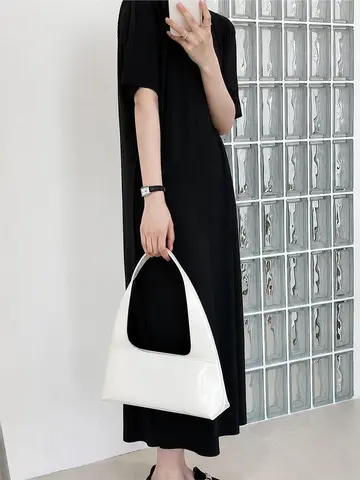 블랙 원피스 전신 코디 사진