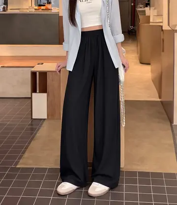 블랙 오버핏 와이드 슬랙스와 나시 전신 코디 사진