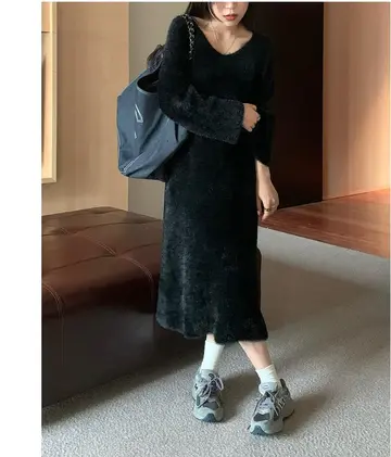블랙 원피스 전신 코디 사진