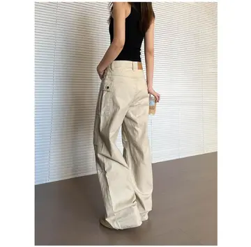 블랙·카멜 톤 와이드 슬랙스와 나시 전신 코디 사진