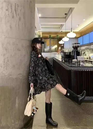 플라워 미니원피스 전신 코디 사진