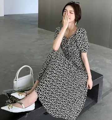 플라워 오버핏 원피스 전신 코디 사진