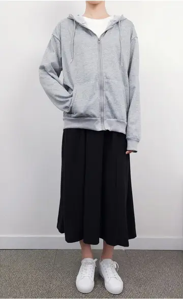 그레이 오버핏 후드집업과 후드티 전신 코디 사진