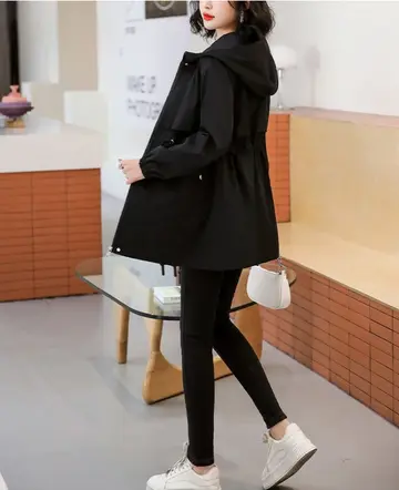 후드집업과 블랙 레깅스 전신 코디 사진