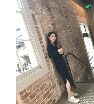 블랙 골지 롱원피스 전신 코디 사진