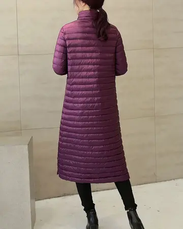블랙·차콜 톤 롱패딩과 셔츠원피스 전신 코디 사진