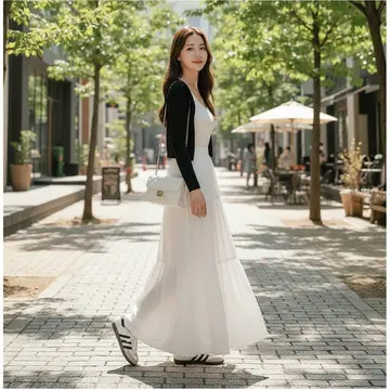 블랙·베이지 톤 롱스커트 전신 코디 사진
