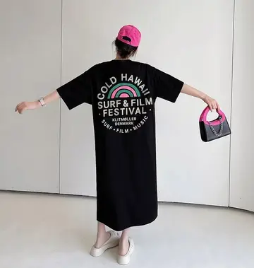 블랙 오버핏 원피스 전신 코디 사진