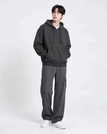 차콜 오버핏 후드집업과 후드티 전신 코디 사진
