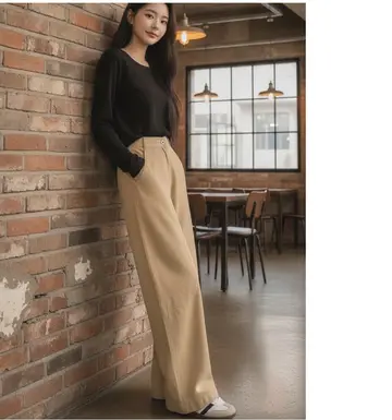 블랙·차콜 톤 배기팬츠와 긴팔티 전신 코디 사진